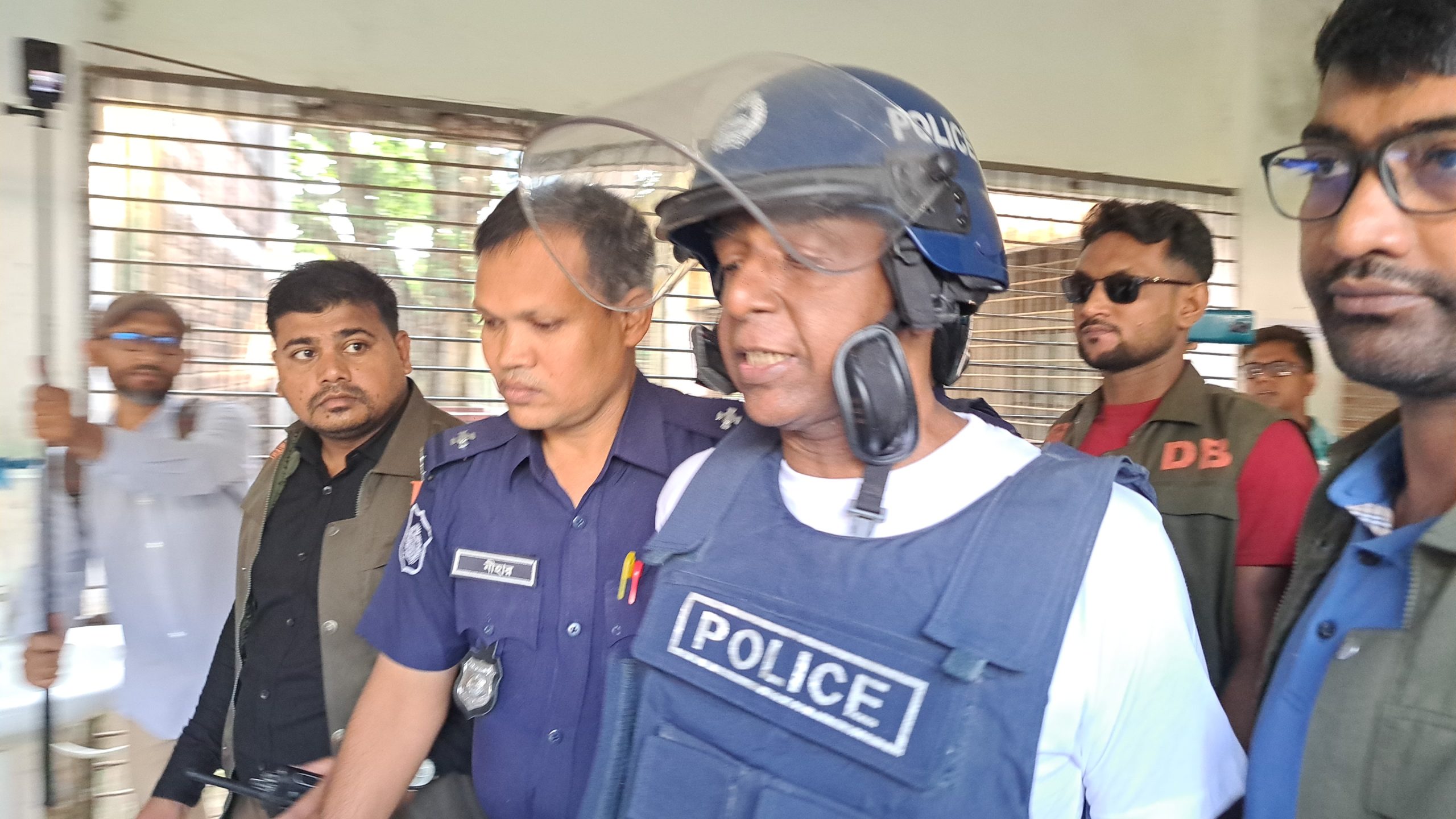 সাবেক এমপি বি.এম. কবিরুল হক (মুক্তি) কে জেলহাজতে প্রেরণ