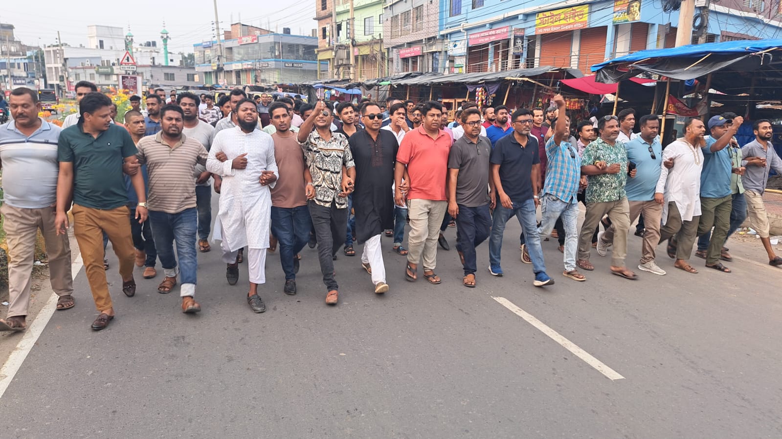 যুবদলের কেন্দ্রীয় কমিটি ঘোষণাকে স্বাগত জানিয়ে নড়াইলে আনন্দ মিছিল